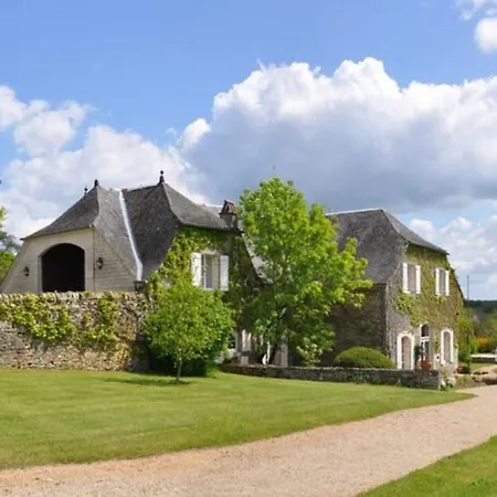 Domaine Du Chateau La Rhue Grand Espace Piscine Tatil Evi