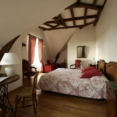 Domaine Du Chateau La Rhue Grand Espace Piscine