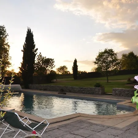 Domaine Du Chateau La Rhue Grand Espace Piscine Casa de Férias