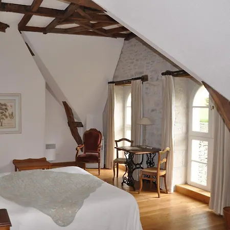 Domaine Du Chateau La Rhue Grand Espace Piscine *