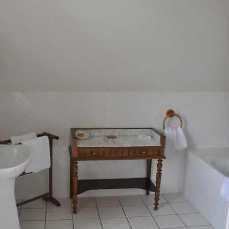 Domaine Du Chateau La Rhue Grand Espace Piscine