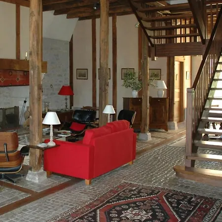 Domaine Du Chateau La Rhue Grand Espace Piscine *
